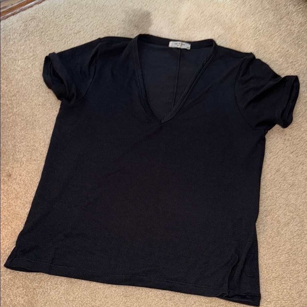 Rag & bone medium black v neck